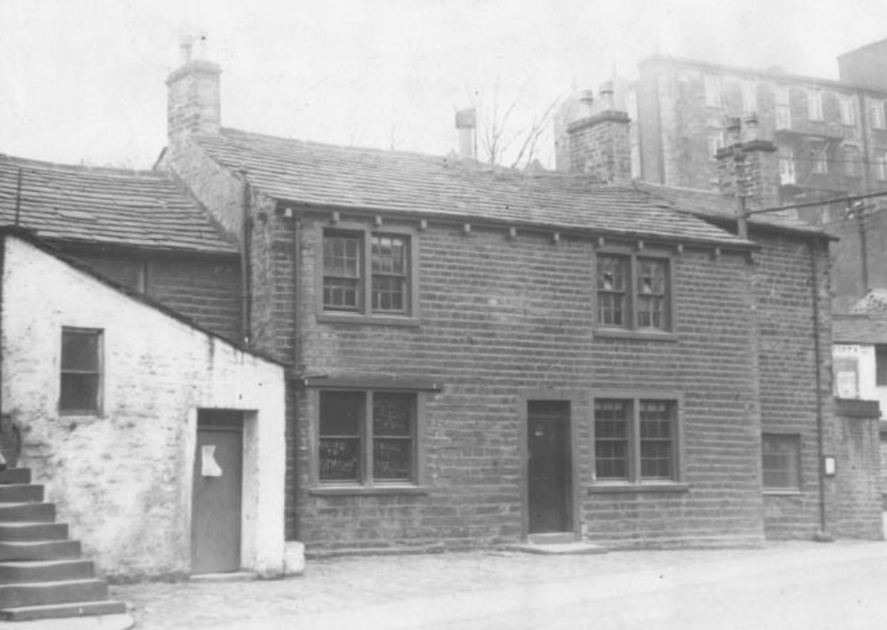 Image of the former Fleece Pub as it was in the 1920's